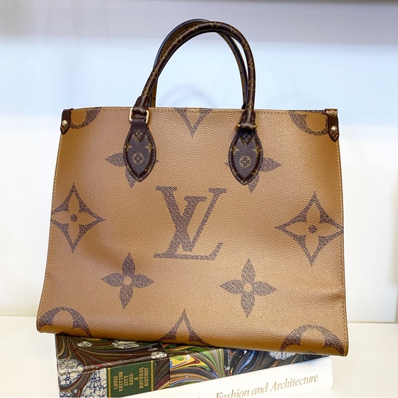 Louis Vuitton Handbags - ❤️ONTHEGO MM REVERSE MONO❤️Louis Vuitton ONTHEGO mm reverse